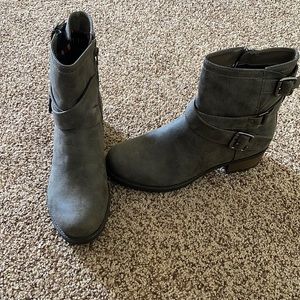 White Mountain ladies booties